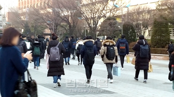 일부 과목의 배점 및 범위 등이 변경된 후 처음으로 시행되는 2025년 제60회 공인회계사 1차시험이 23일 치러졌다. /법률저널 자료사진